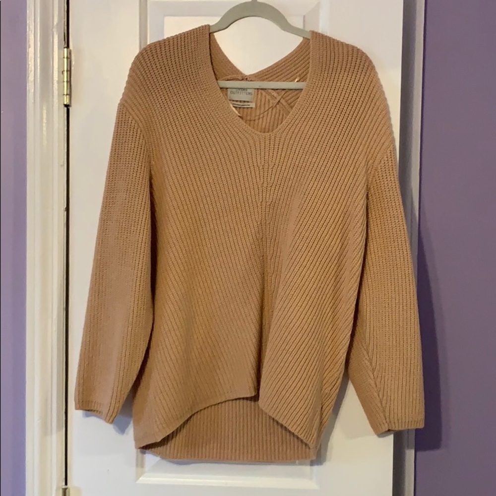 NEVER WORN urban sweater